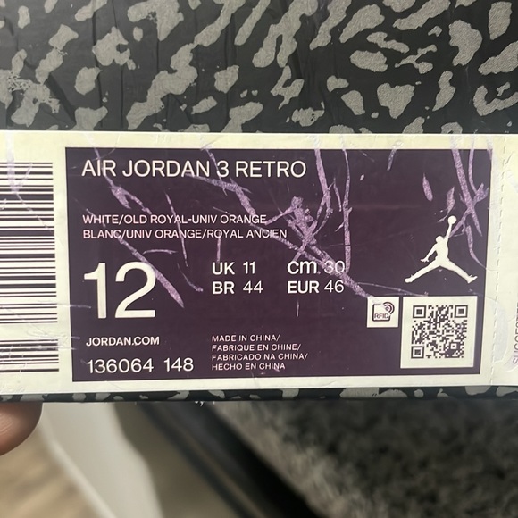 Jordan 3’s New York knicks colors orange blue and white
